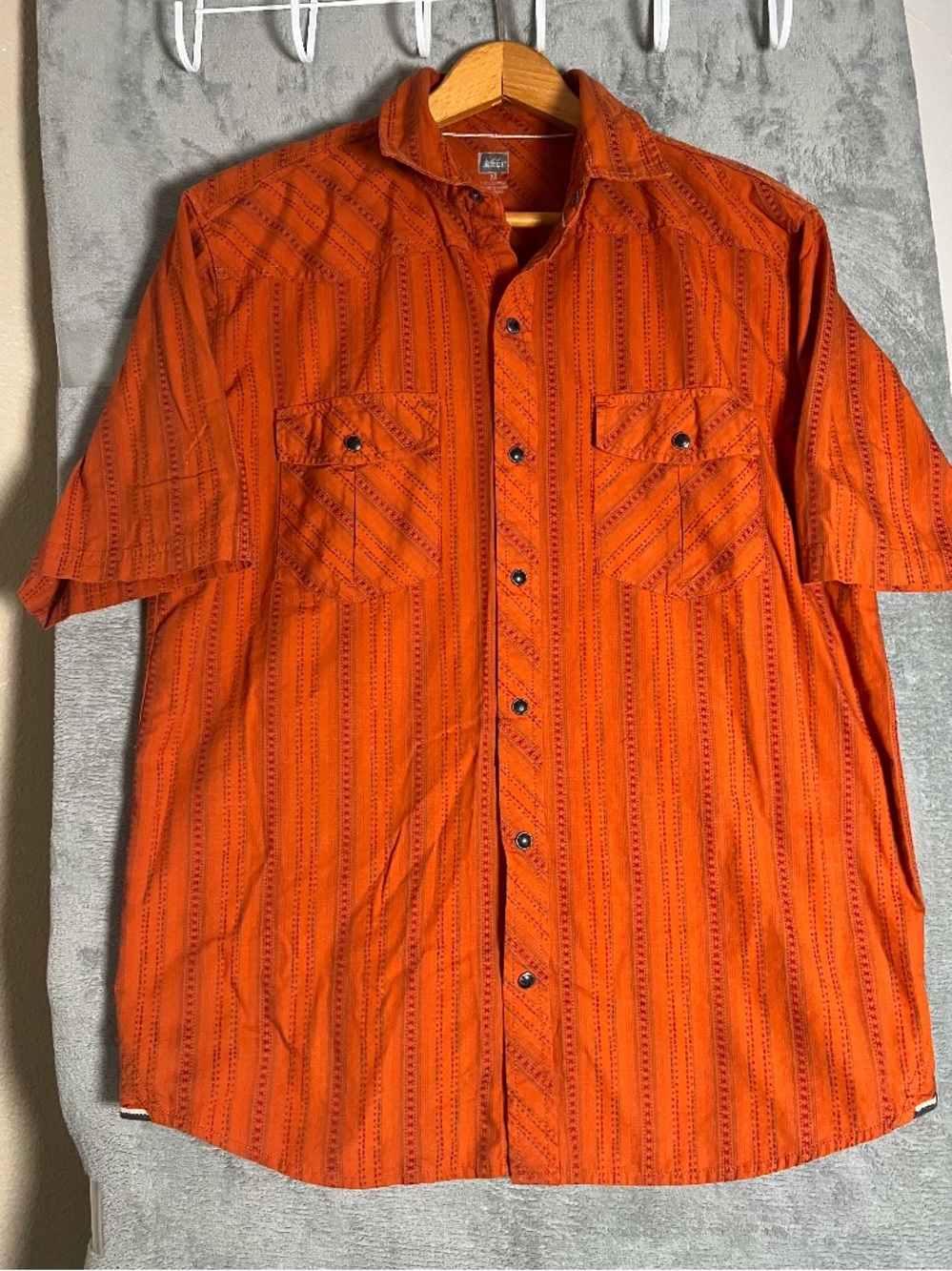 REI Mens Shirt Size Large Snap Button M Burnt Orange w/Stripes 100% Cotton